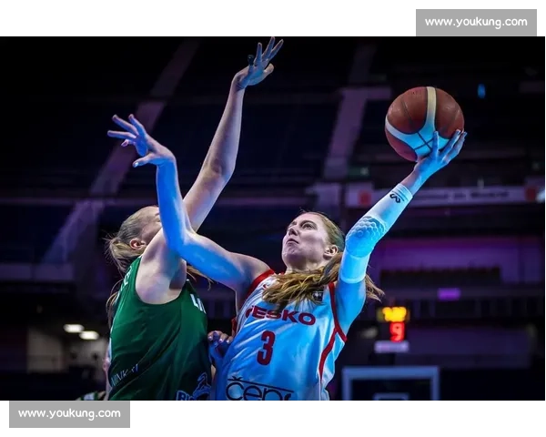 英格兰U19对阵捷克青年军焦点战前瞻与实力解析赛场走势深度观察